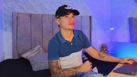 Snapshot of noah_coleman__ chatting on January 5, 12:42 am NOAH online show from January 5, 12:42 am