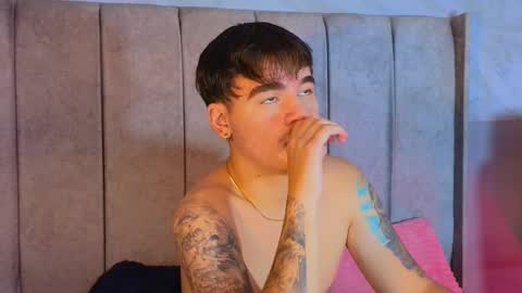 Snapshot of noah_coleman__ chatting on February 22, 4:40 am NOAH online show from February 22, 4:40 am