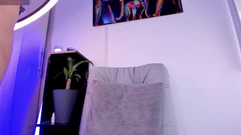 Snapshot of noah_devil_ chatting on September 21, 8:32 pm noah_devil_ online show from September 21, 8:32 pm