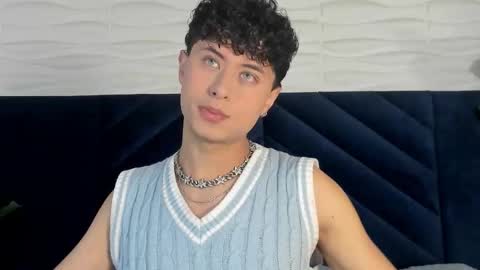 noah_dupont_ online show from November 29, 11:57 am