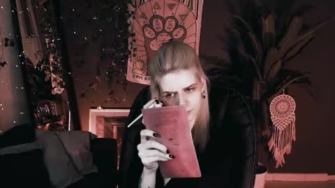 Snapshot of noah_elmer chatting on November 15, 5:31 pm REAL name LiaDM are always open online show from November 15, 5:31 pm