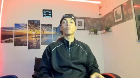 noah_flynn1 online show from March 8, 8:40 am