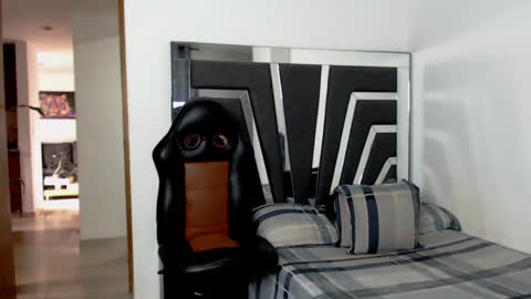 Snapshot of noah_harris01 chatting on October 24, 12:01 pm Noah Harris01 online show from October 24, 12:01 pm