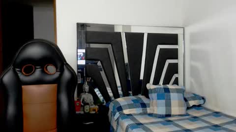 Snapshot of noah_harris01 chatting on November 18, 12:16 am Noah Harris01 online show from November 18, 12:16 am