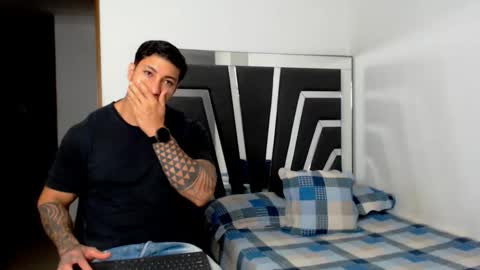 Snapshot of noah_harris01 chatting on November 19, 11:16 pm Noah Harris01 online show from November 19, 11:16 pm