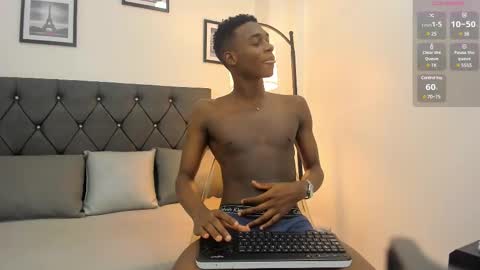 Snapshot of noah_johes chatting on February 23, 3:35 am noah_johes online show from February 23, 3:35 am