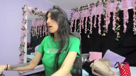 Noah johns online show from December 17, 12:22 pm