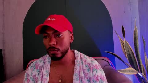 Snapshot of noah_jones__ chatting on January 19, 9:02 pm Noah online show from January 19, 9:02 pm