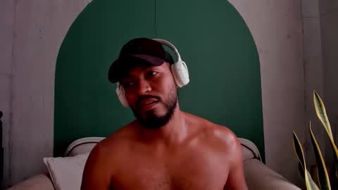 Snapshot of noah_jones__ chatting on September 22, 8:00 pm Noah online show from September 22, 8:00 pm