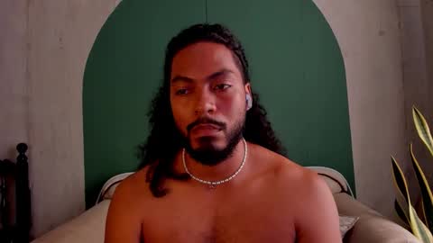 Snapshot of noah_jones__ chatting on October 23, 8:18 pm Noah online show from October 23, 8:18 pm