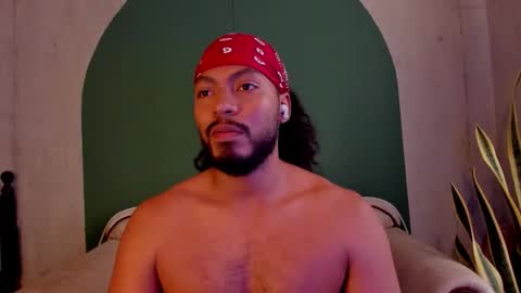 Snapshot of noah_jones__ chatting on October 24, 9:44 pm Noah online show from October 24, 9:44 pm