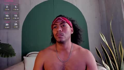 Snapshot of noah_jones__ chatting on November 27, 4:20 pm Noah online show from November 27, 4:20 pm