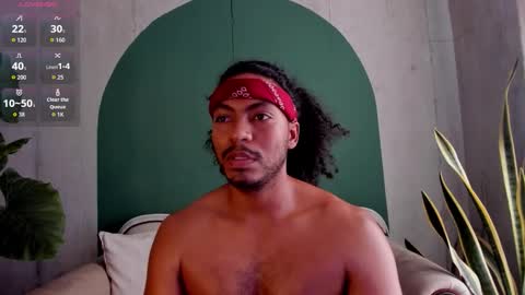 Snapshot of noah_jones__ chatting on December 4, 6:16 pm Noah online show from December 4, 6:16 pm