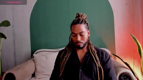 Snapshot of noah_jones__ chatting on March 5, 6:59 pm Noah online show from March 5, 6:59 pm