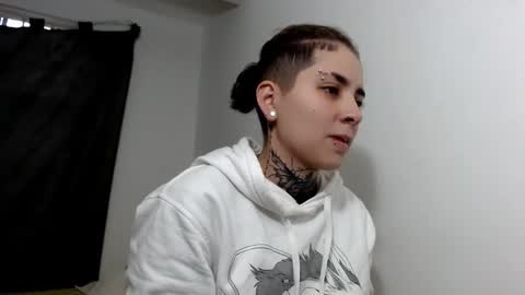 Snapshot of noah_martini chatting on March 4, 9:32 pm noah hehim online show from March 4, 9:32 pm