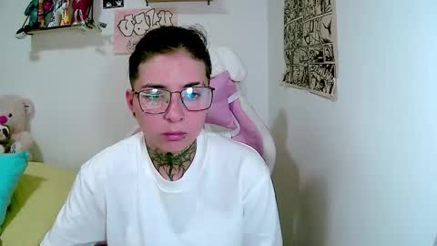 Snapshot of noah_martini chatting on March 1, 1:57 pm noah hehim online show from March 1, 1:57 pm