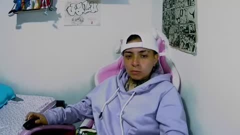 Snapshot of noah_martini chatting on March 11, 12:55 pm noah hehim online show from March 11, 12:55 pm