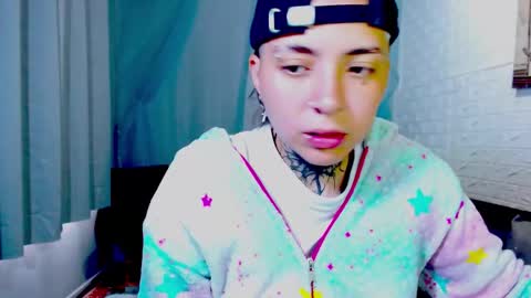 Snapshot of noah_martini chatting on March 26, 2:00 pm noah hehim online show from March 26, 2:00 pm