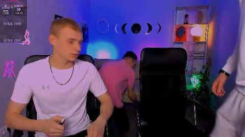 Snapshot of noah_nero chatting on June 22, 7:11 pm Noah online show from June 22, 7:11 pm