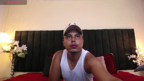 NOAH online show from April 27, 7:56 pm