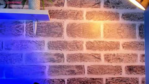    online show from October 6, 12:35 pm