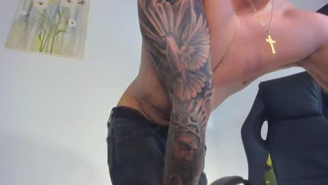 noah_sins_ online show from April 24, 5:54 am