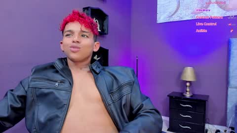 Snapshot of noah_smith04 chatting on December 5, 3:50 pm noah_smith04 online show from December 5, 3:50 pm