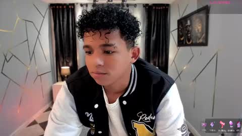 Snapshot of noah_smith04 chatting on February 22, 1:57 pm noah_smith04 online show from February 22, 1:57 pm