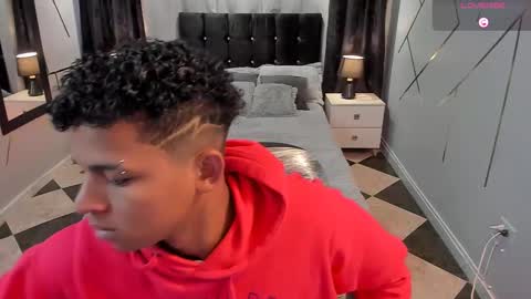 Snapshot of noah_smith04 chatting on March 10, 12:37 pm noah_smith04 online show from March 10, 12:37 pm