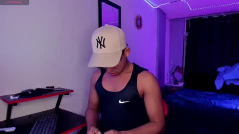 Snapshot of noah_smith04 chatting on September 14, 11:04 pm noah_smith04 online show from September 14, 11:04 pm