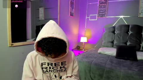 Snapshot of noah_smith04 chatting on November 10, 1:54 pm noah_smith04 online show from November 10, 1:54 pm