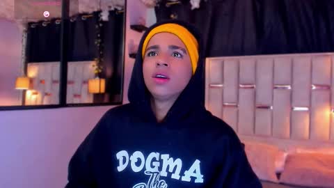 Snapshot of noah_smith04 chatting on November 24, 3:12 pm noah_smith04 online show from November 24, 3:12 pm