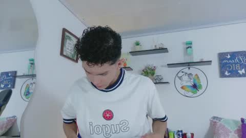 noah tyler  online show from June 19, 7:06 pm
