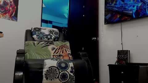 Snapshot of noahbrawn chatting on January 14, 3:15 pm LIAM- noah online show from January 14, 3:15 pm