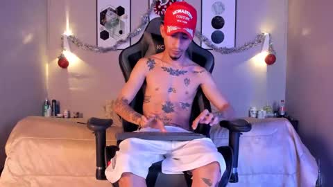 noahdaviss online show from December 2, 5:04 am