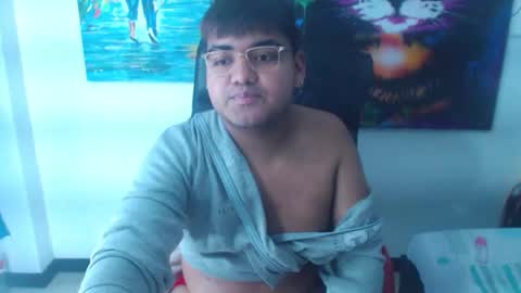 noahdeepthroatt online show from March 13, 7:04 am