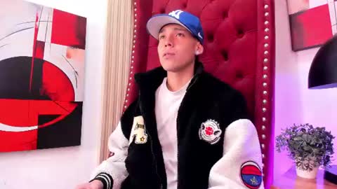Snapshot of noahh_saenz chatting on July 16, 3:45 am Noah online show from July 16, 3:45 am