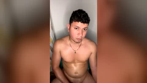 Snapshot of noahlatino35 chatting on June 24, 7:29 am noahlatino35 online show from June 24, 7:29 am