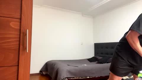 Snapshot of noahsexx98 chatting on October 3, 3:42 pm noahsexx98 online show from October 3, 3:42 pm