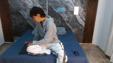    online show from April 15, 11:17 am