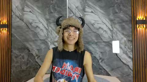 Snapshot of noahwalker__ chatting on May 2, 11:15 am online show from May 2, 11:15 am