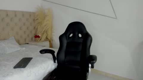 Noah Wolf online show from March 15, 5:08 pm