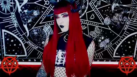 Snapshot of noamy_666 chatting on January 4, 5:48 am caroline online show from January 4, 5:48 am