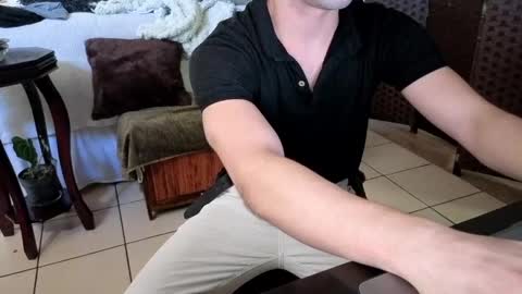 nobudget06 online show from February 26, 8:11 pm