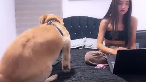 Jean Y Isa online show from January 14, 3:34 am