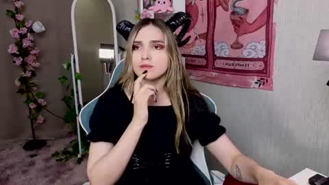 Snapshot of nocturnehuntress chatting on June 28, 7:47 am Alice online show from June 28, 7:47 am