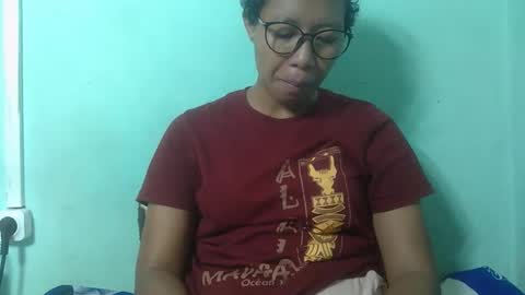 noellah online show from December 17, 4:18 am