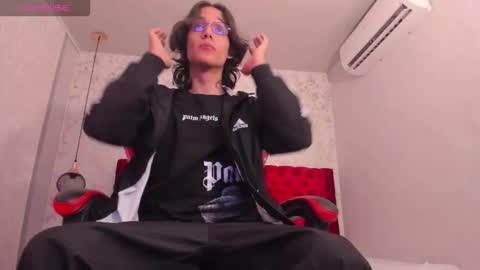     online show from March 6, 12:34 pm