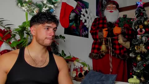 Snapshot of noha_miler chatting on December 4, 12:19 am kevin online show from December 4, 12:19 am