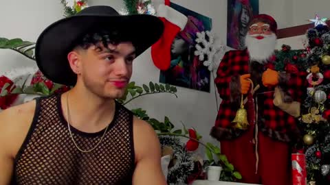 Snapshot of noha_miler chatting on December 13, 12:53 am kevin online show from December 13, 12:53 am